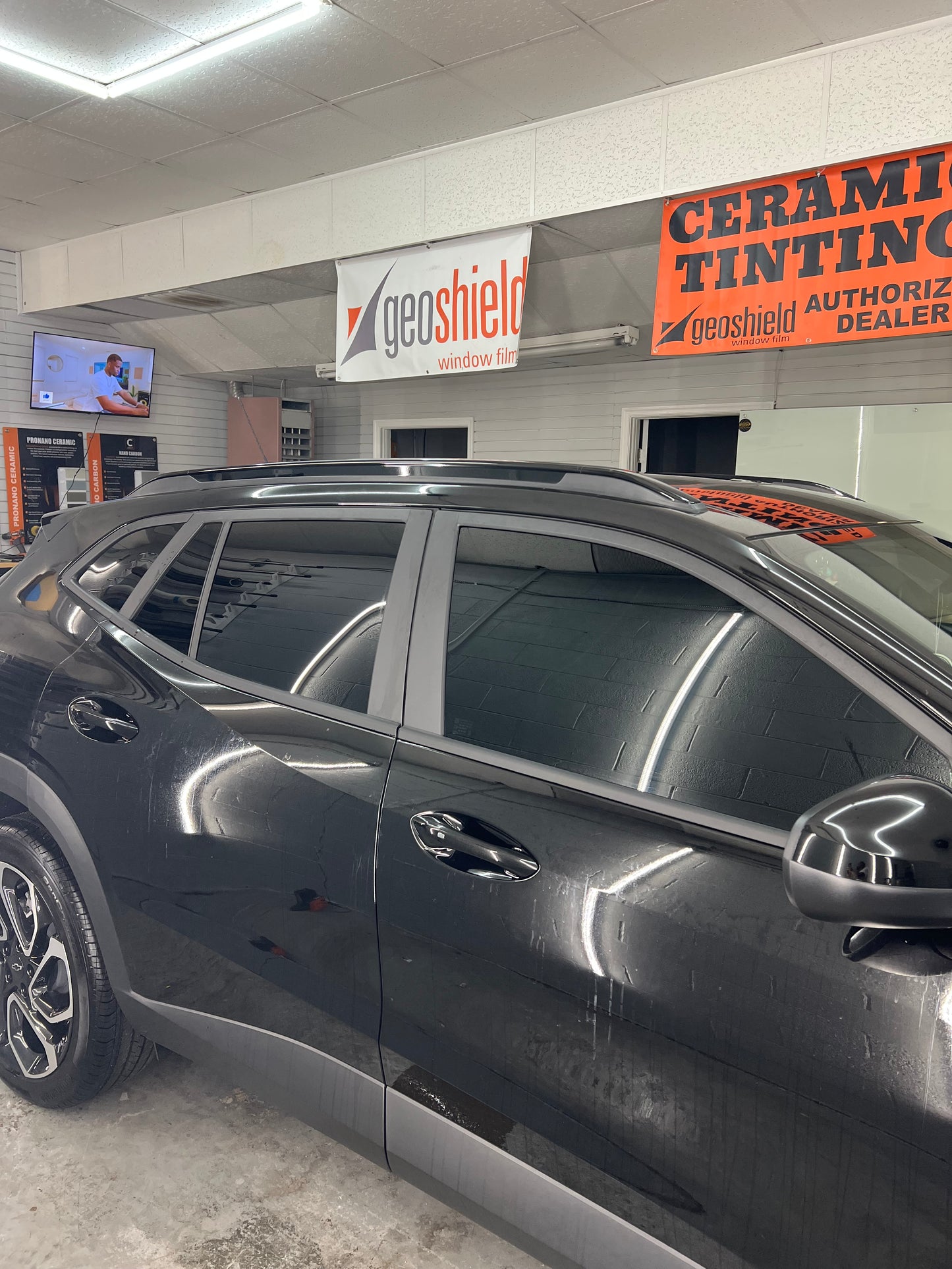 CERAMIC SUV WINDOW TINT ( SIDES & REAR )