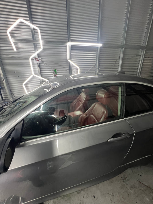 CARBON FRONT TWO WINDOWS TINTED