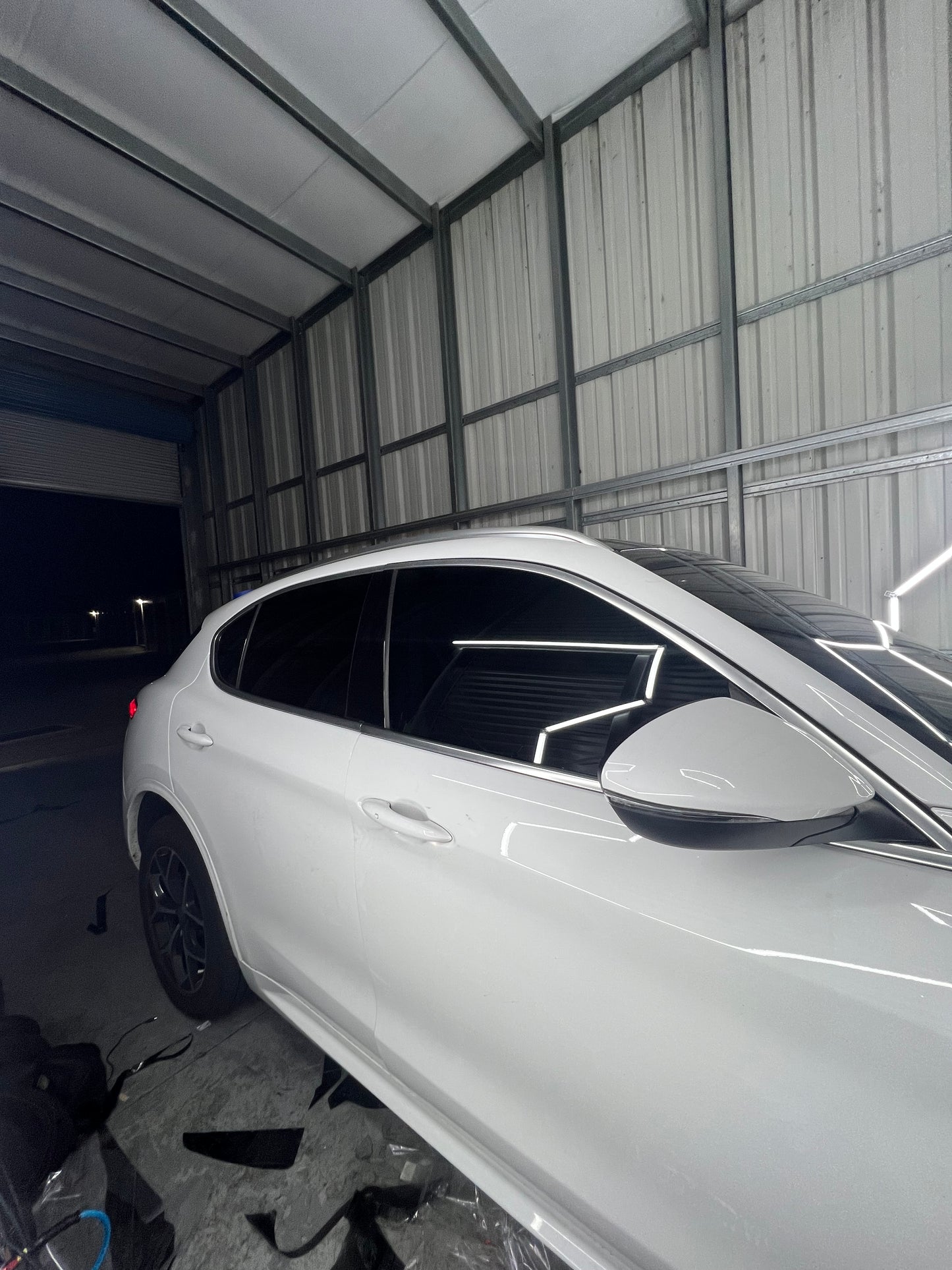 CARBON FRONT TWO WINDOWS TINTED